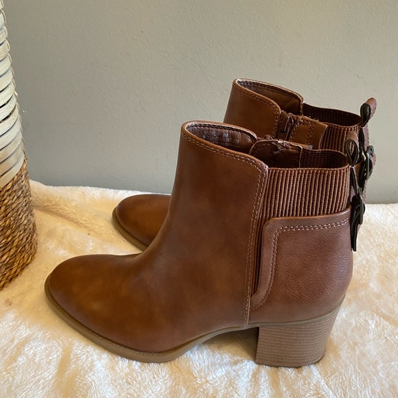 BareTraps Brown Ankle Boots - Picture 6 of 10
